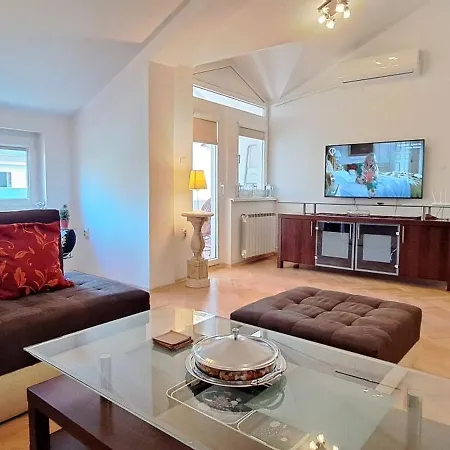 Apartment Duplex *