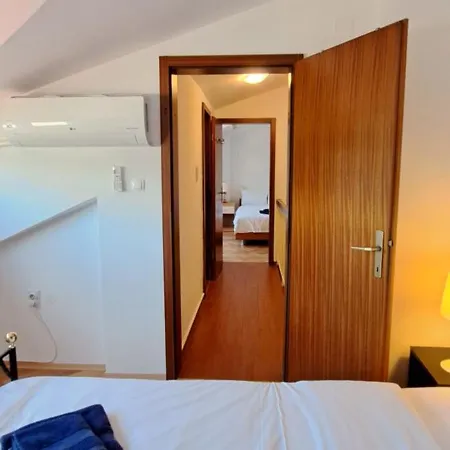 Apartment Duplex *